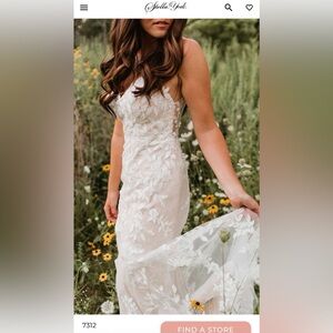 Stella York- Elegant White Lace Floral Wedding Dress